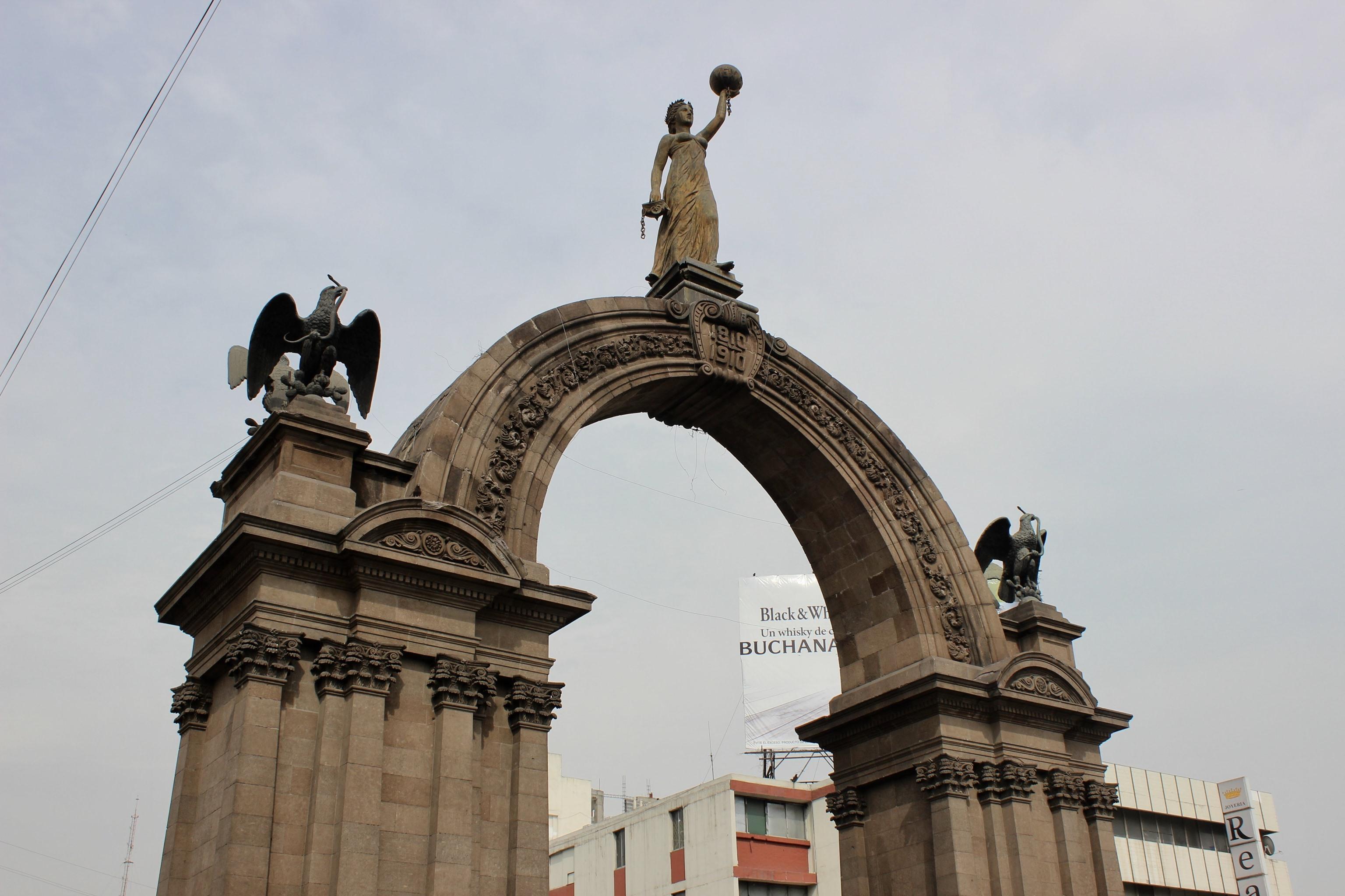 Hotel Plaza Del Arco - مونتيري المظهر الخارجي الصورة