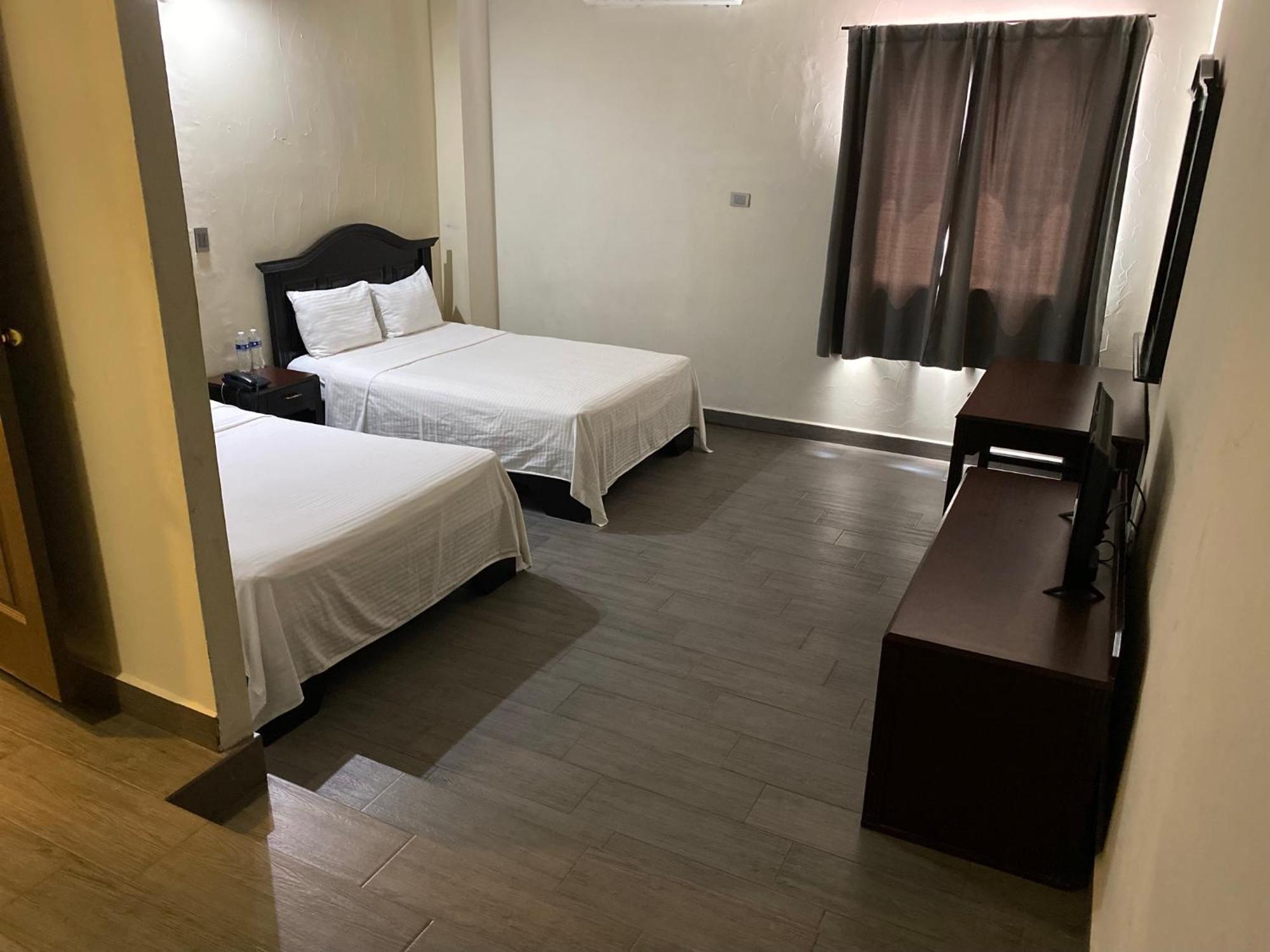 Hotel Plaza Del Arco - مونتيري المظهر الخارجي الصورة