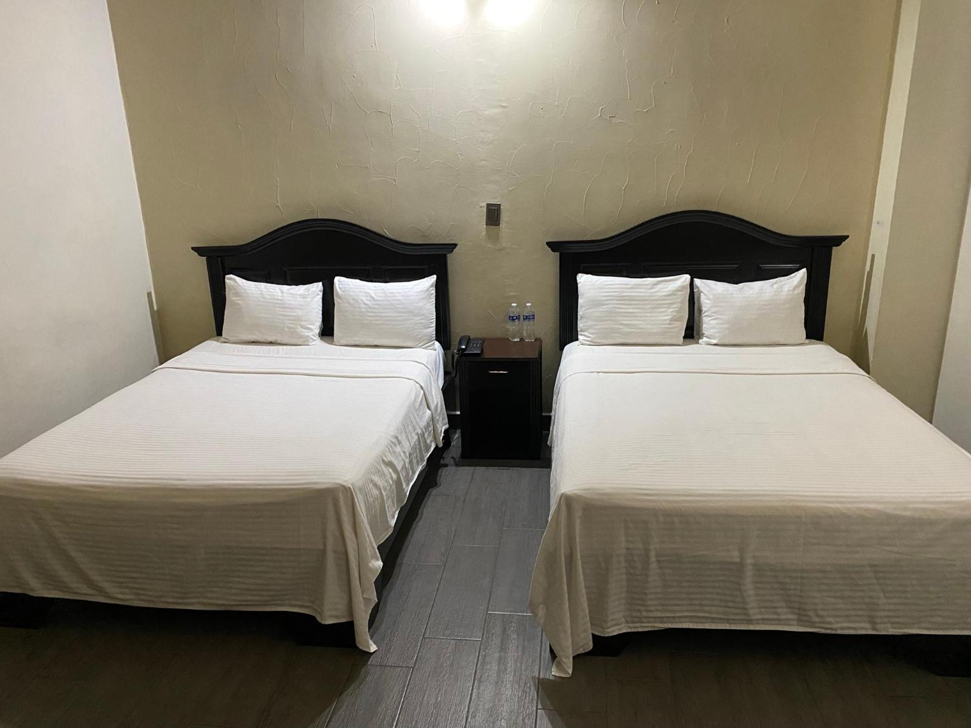 Hotel Plaza Del Arco - مونتيري المظهر الخارجي الصورة