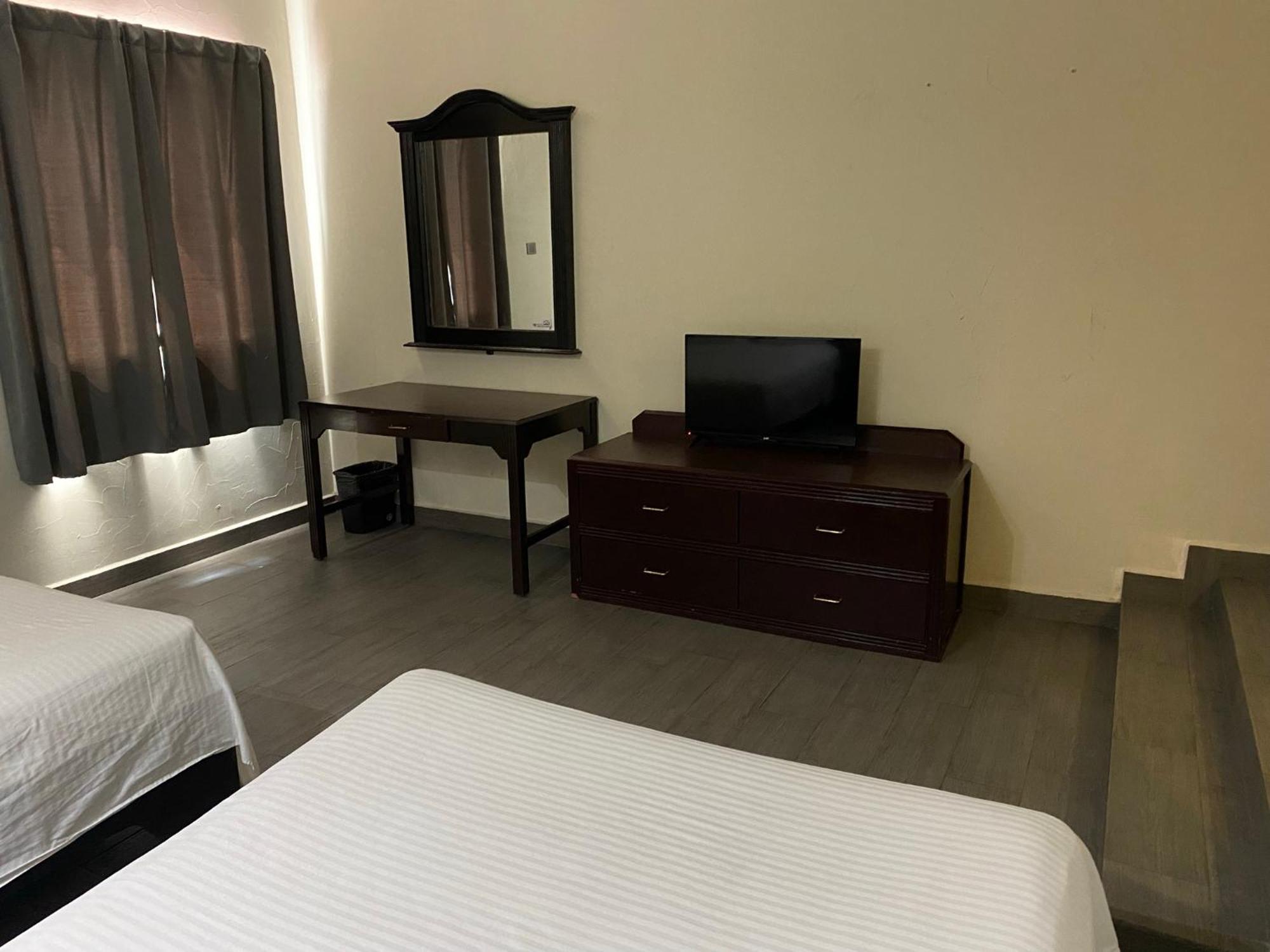 Hotel Plaza Del Arco - مونتيري المظهر الخارجي الصورة