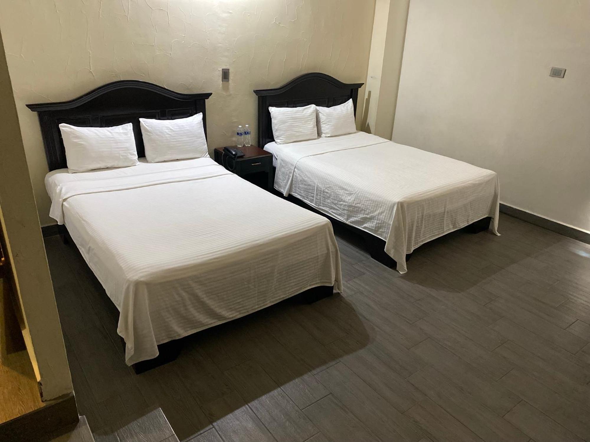 Hotel Plaza Del Arco - مونتيري المظهر الخارجي الصورة