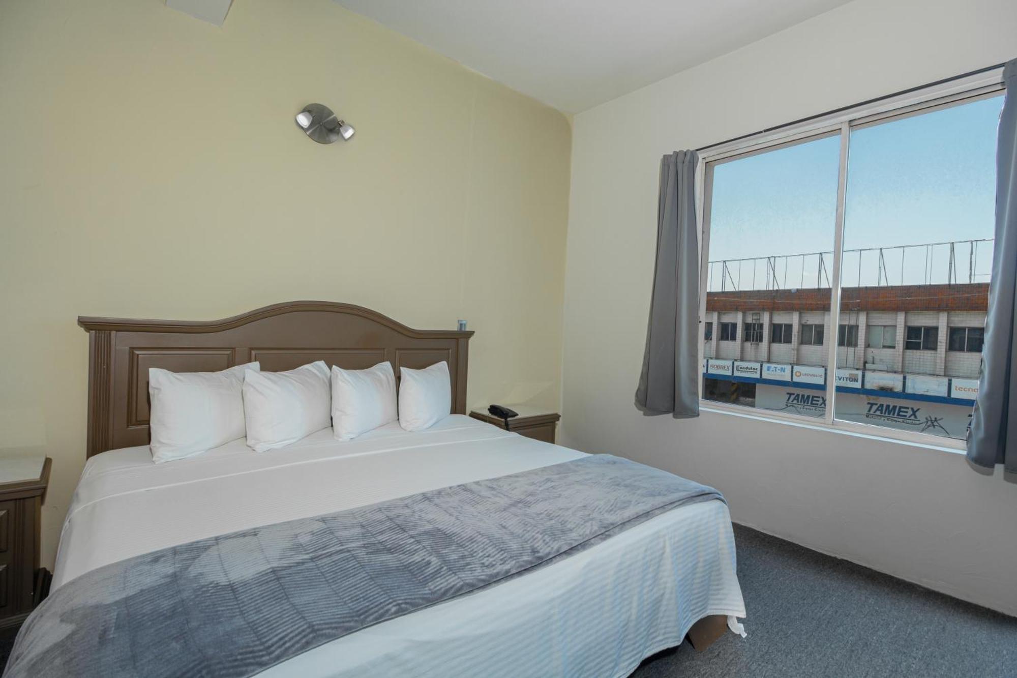 Hotel Plaza Del Arco - مونتيري المظهر الخارجي الصورة