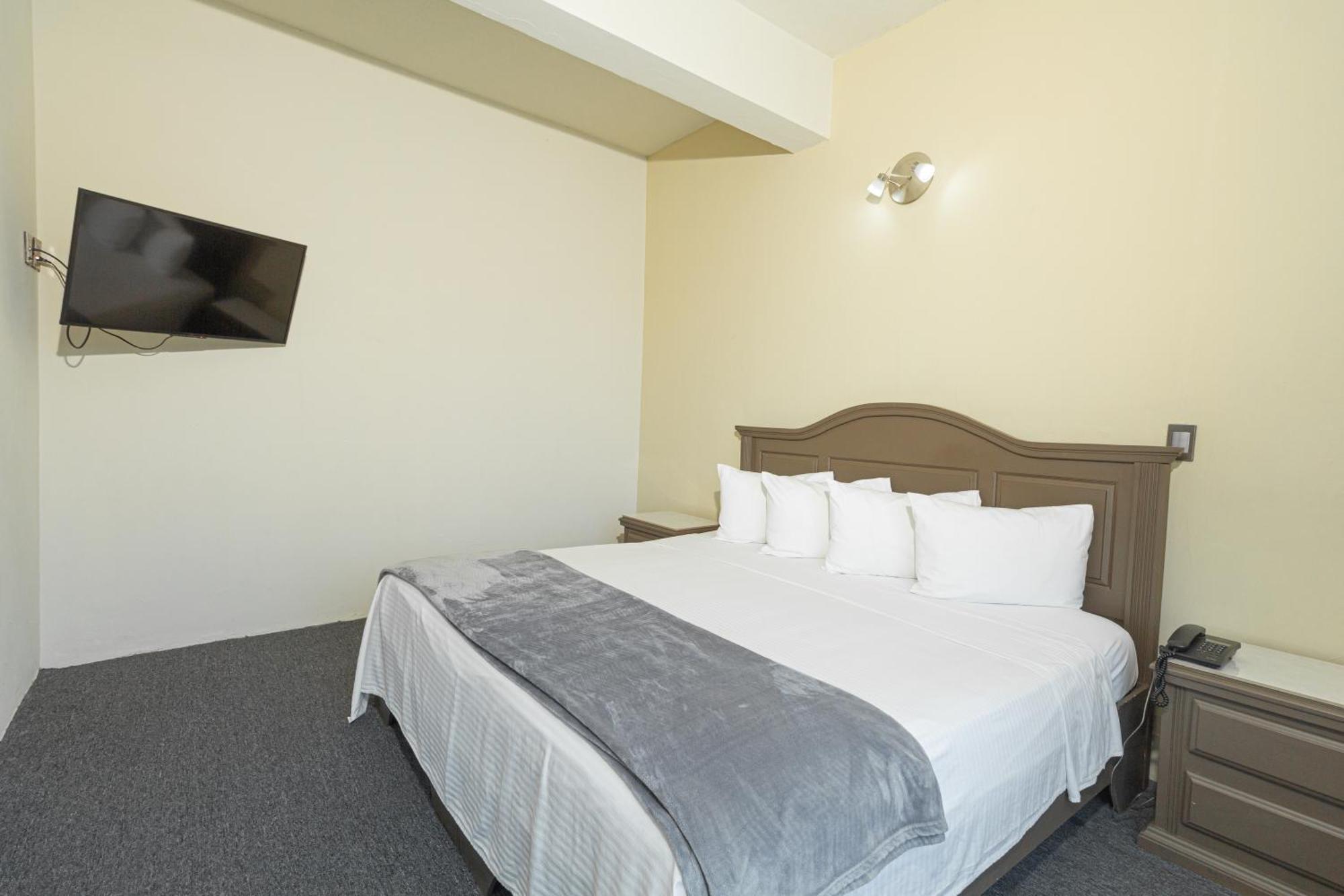 Hotel Plaza Del Arco - مونتيري المظهر الخارجي الصورة